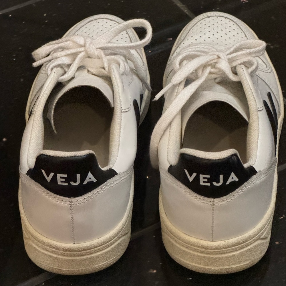 Veja size 7 in great condition - Picture 6 of 8
